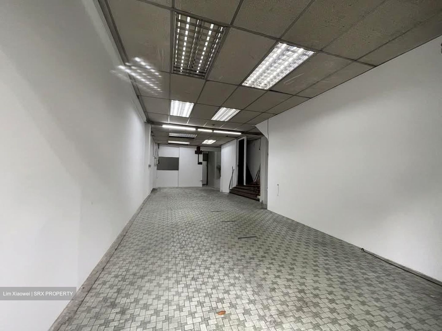 Kitchener Road (D8), Office #571672621